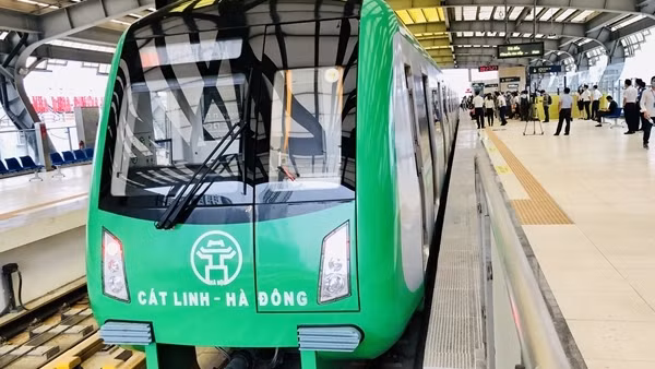 Giá vé tàu đường sắt Cát Linh-Hà Đông 30.000đ/ngày, không hạn chế lượt đi ảnh 2