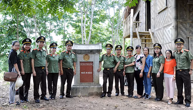 Rèn luyện – tờ báo đặc sắc giữa Thủ đô kháng chiến -0