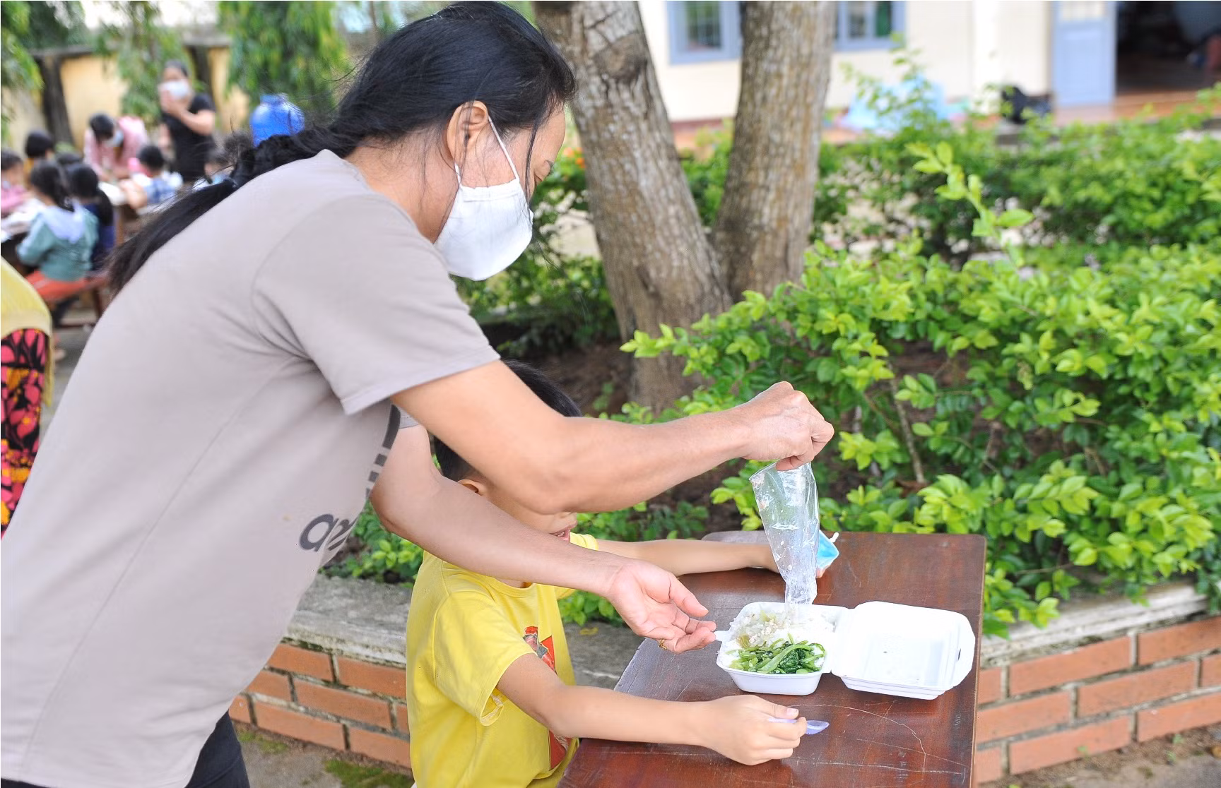 3 học sinh dương tính với SARS-CoV-2, hàng trăm học sinh phải cách ly tại trường -0