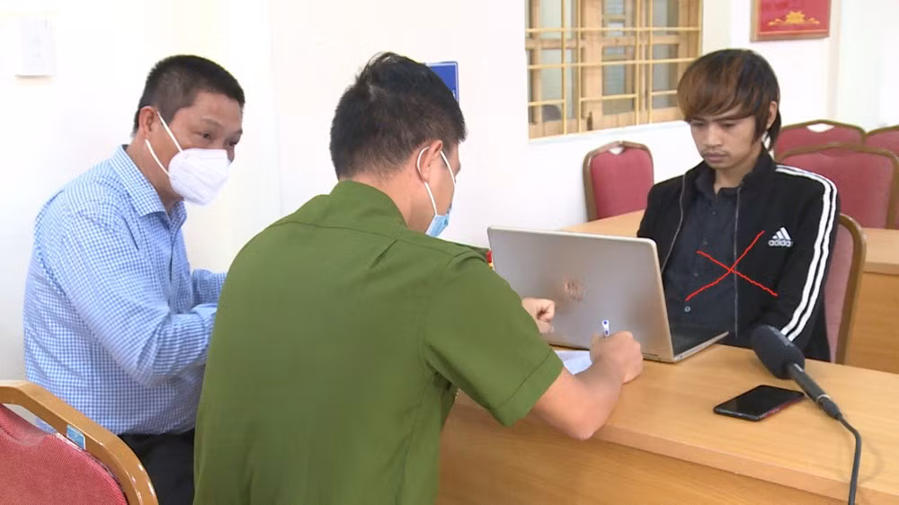 Bắt đối tượng lừa đảo bằng thủ đoạn kêu gọi từ thiện trên mạng -0