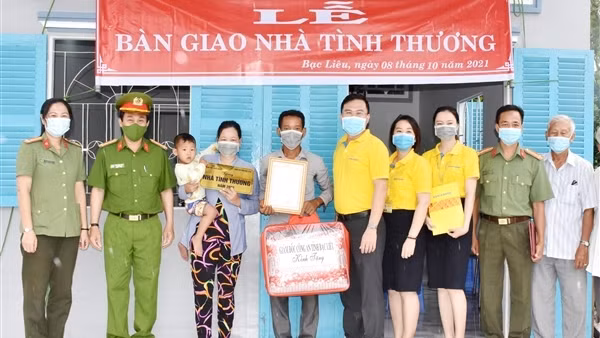 Những ngôi nhà nặng nghĩa tình với bà con dân tộc Bru-Vân Kiều ảnh 3