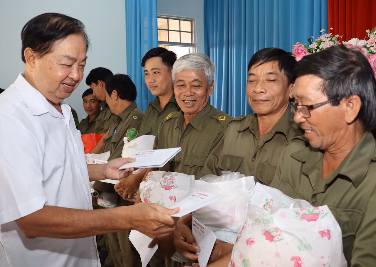 Góp thêm sắc xuân với người dân miệt vườn sông nước Đồng Tháp và Vĩnh Long -0