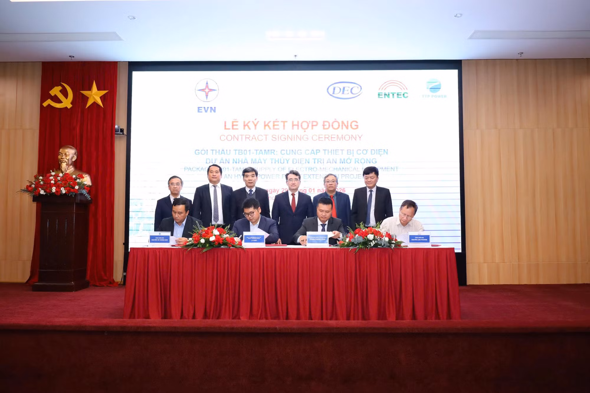 EVN ký hợp đồng Gói thầu TB01-TAMR -0