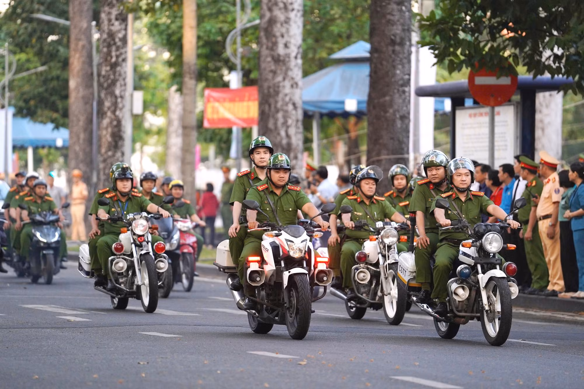 Công an TP Hồ Chí Minh lập nhiều chiến công, giữ bình yên thành phố -0
