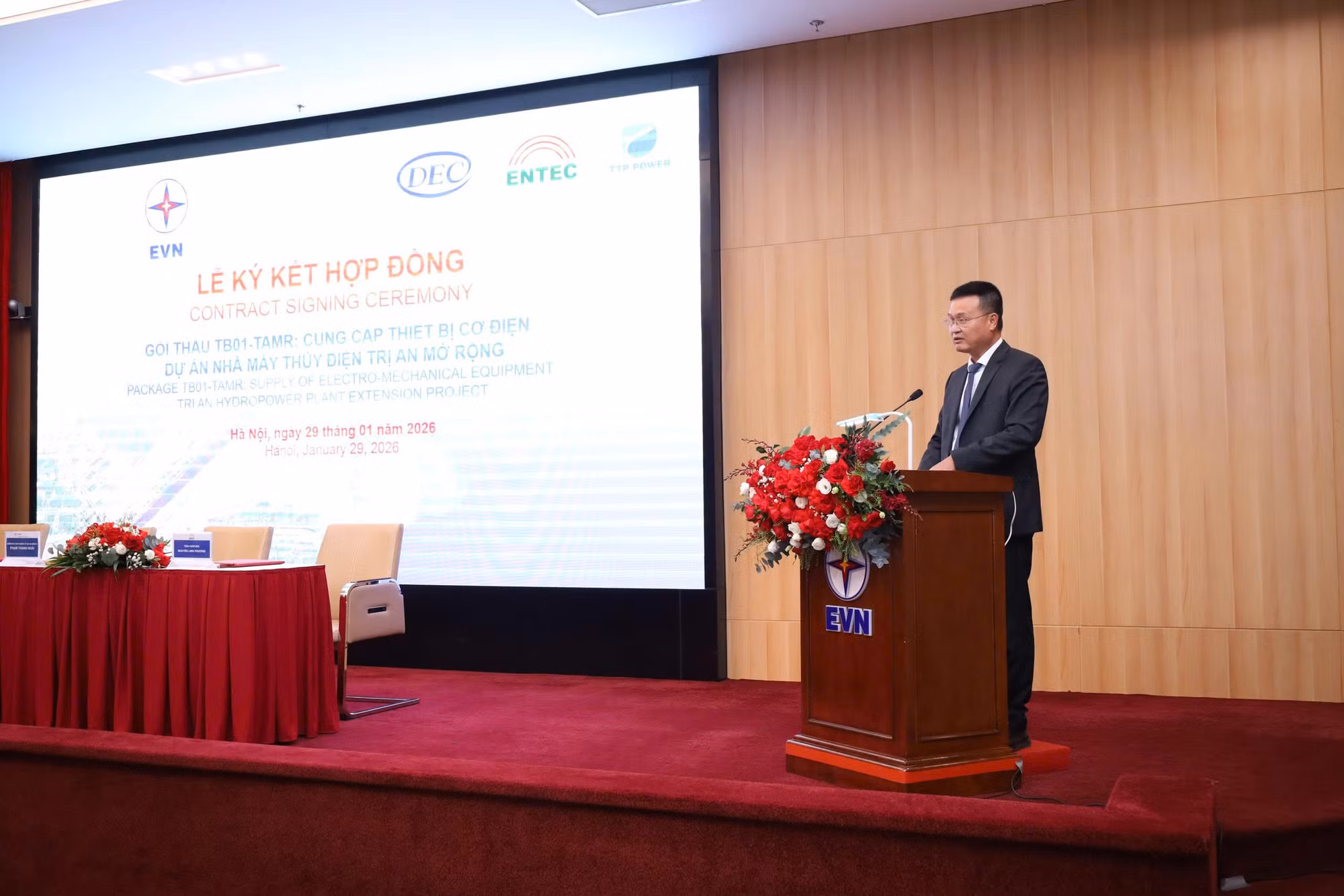 EVN ký hợp đồng Gói thầu TB01-TAMR -0