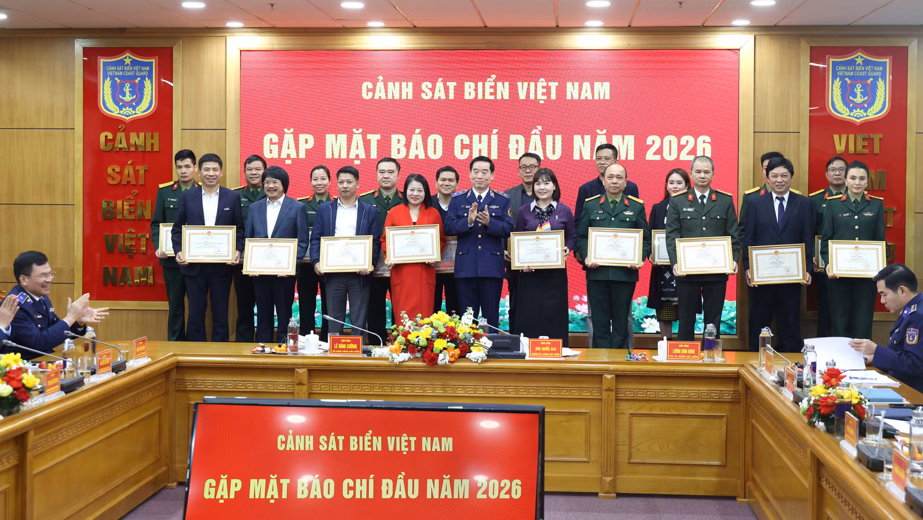 Báo CAND được nhận bằng khen của -0