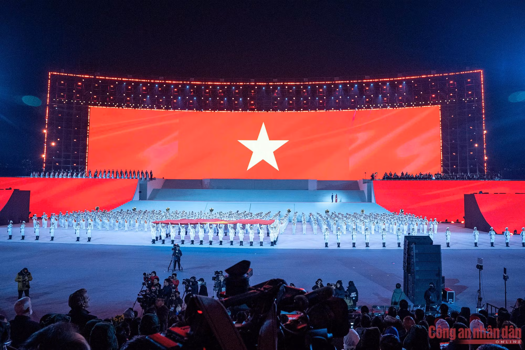 “Dưới lá cờ vẻ vang của Đảng” – Bản hùng ca chào mừng thành công Đại hội XIV -2