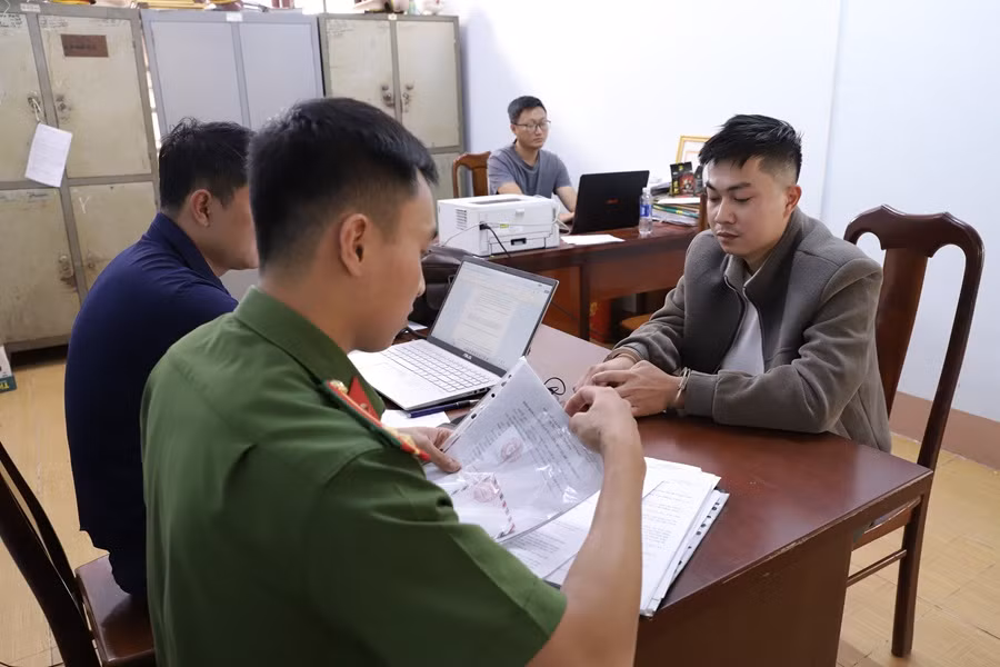 công an tỉnh lâm đồng nhanh chóng bắt giữ đối tượng cướp giật tiệm vàng sau 50 giờ gây án.jpg -0