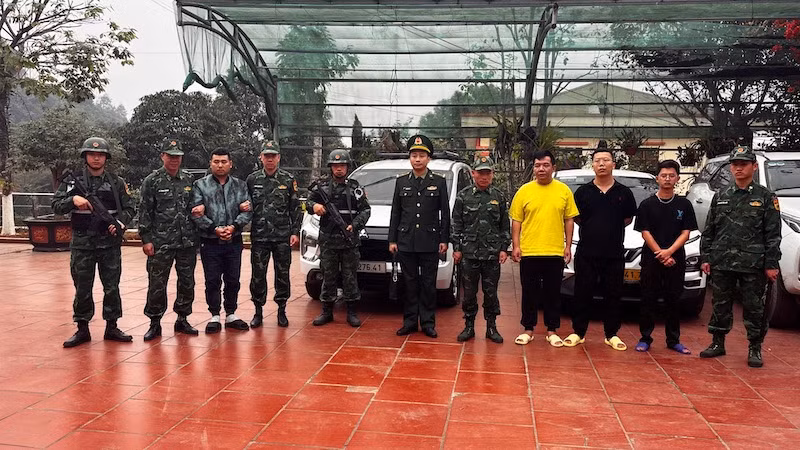 Triệt phá đường dây tổ chức đưa, đón người nước ngoài xuất, nhập cảnh trái phép -0