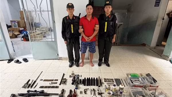 Ngăn chặn mua bán&nbsp;vũ khí quân dụng