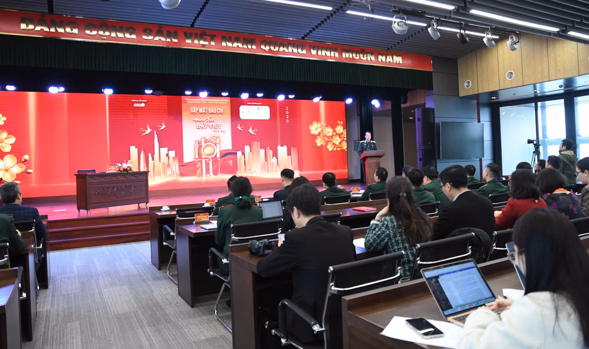 “Đường xuân đất Việt” kết nối Thủ đô với biên giới, hải đảo, Việt Nam với thế giới -0