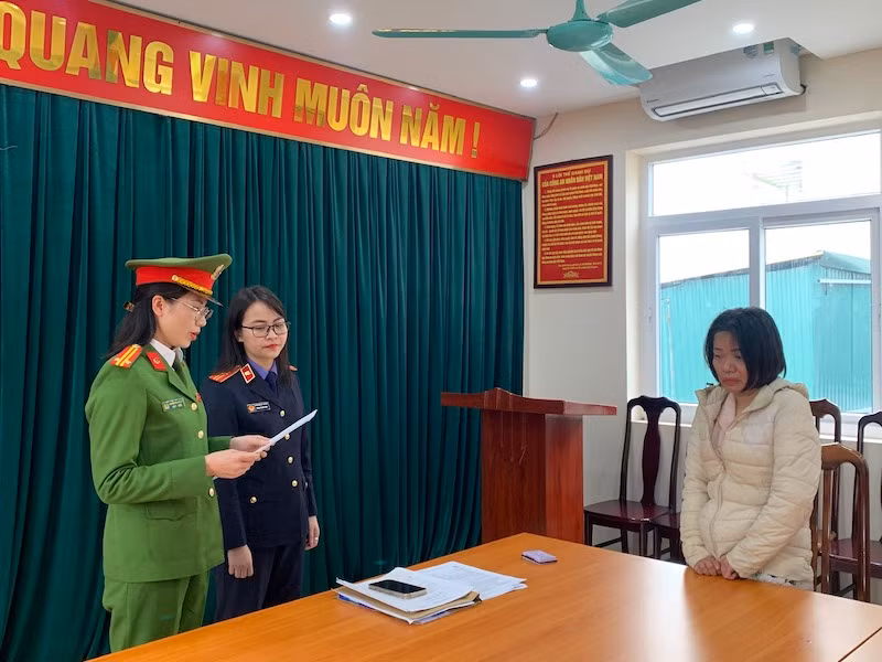 Khởi tố bị can, thực hiện lệnh bắt tạm giam giúp việc bạo hành cụ bà cụ 82 tuổi -0
