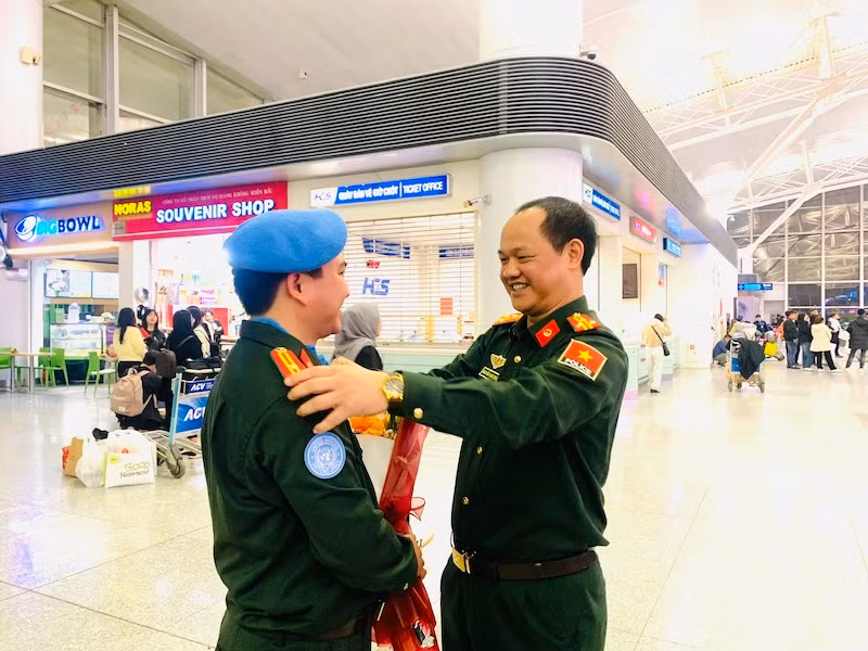 Bịn rịn tiễn những “sứ giả” hòa bình lên đường làm nhiệm vụ quốc tế -1