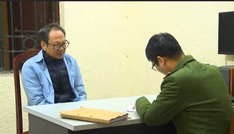 Khởi tố 4 đối tượng “Gây ô nhiễm môi trường” -0
