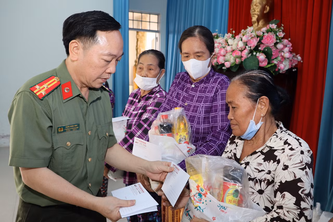 Góp thêm sắc xuân với người dân miệt vườn sông nước Đồng Tháp và Vĩnh Long -0
