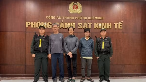 Bắt tạm giam 3 đối tượng sản xuất hàng chục ngàn sản phẩm thuốc đông y giả