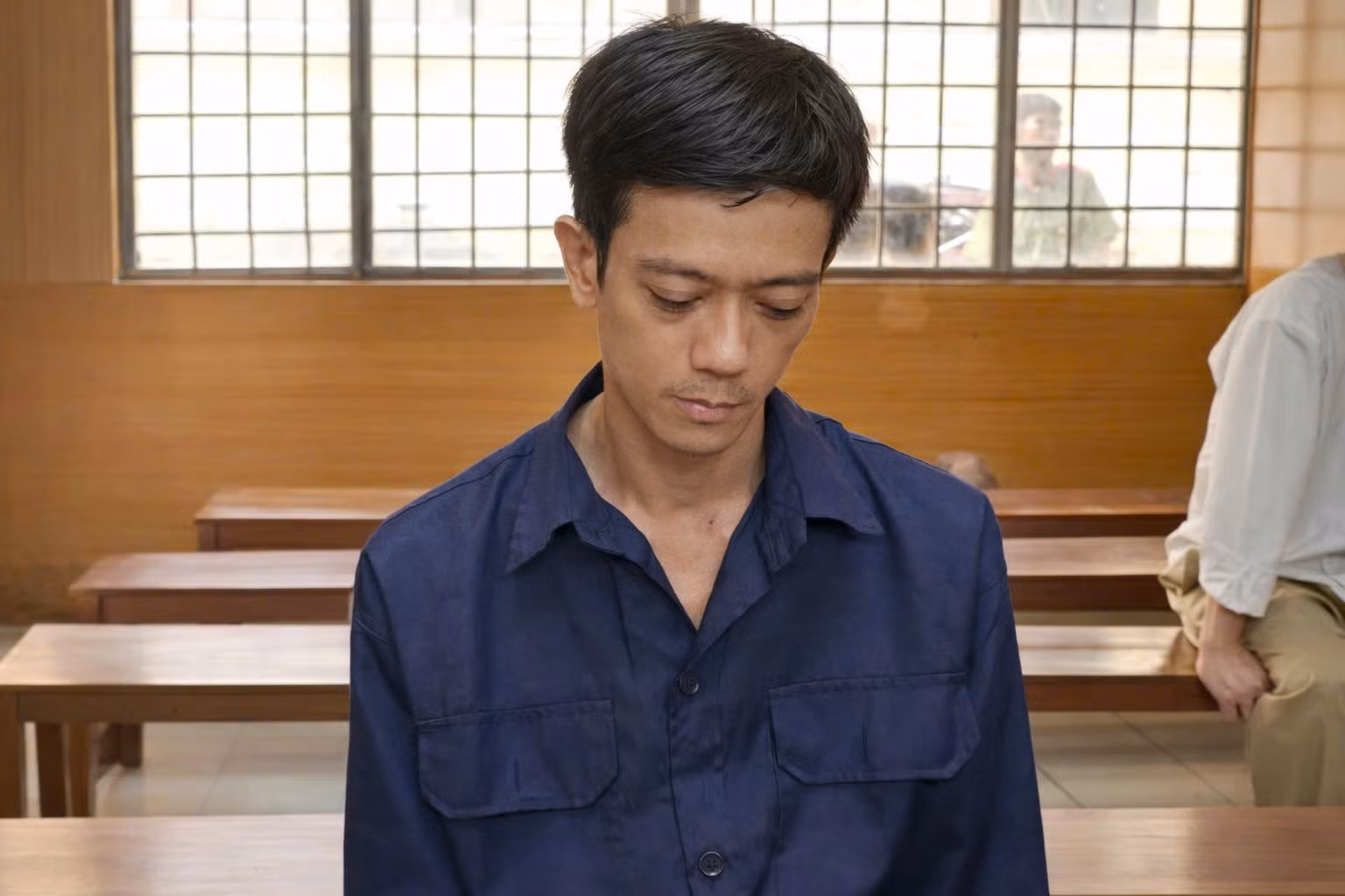 Tạt axít 4 lãnh đạo để trả thù, gã công nhân bị tuyên phạt 20 năm tù -0