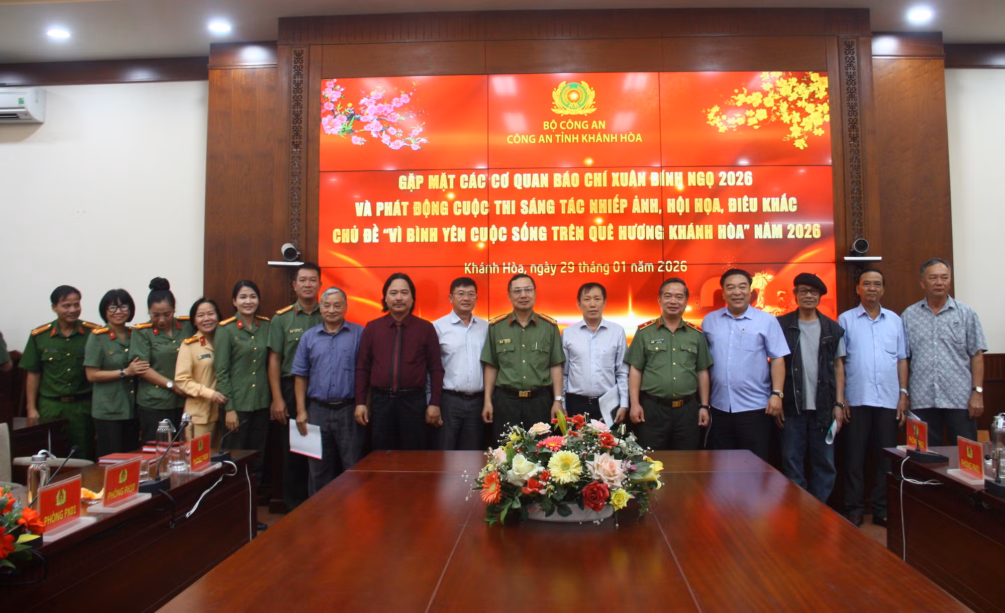 Phát động cuộc thi sáng tác nhiếp ảnh, hội họa, điêu khắc chủ đề “Vì bình yên cuộc sống trên quê hương Khánh Hòa” -0