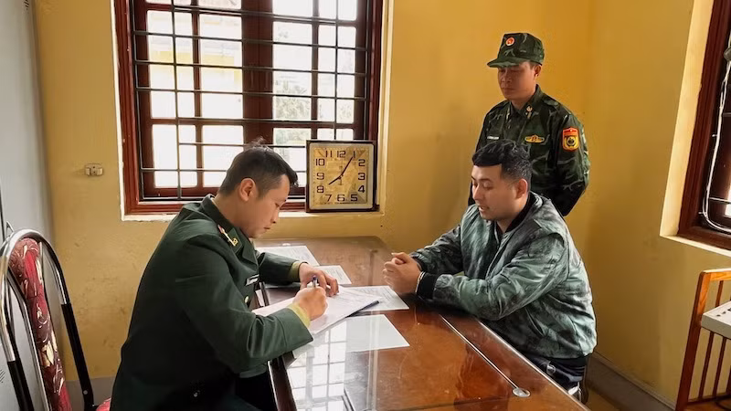 Triệt phá đường dây tổ chức đưa, đón người nước ngoài xuất, nhập cảnh trái phép -0