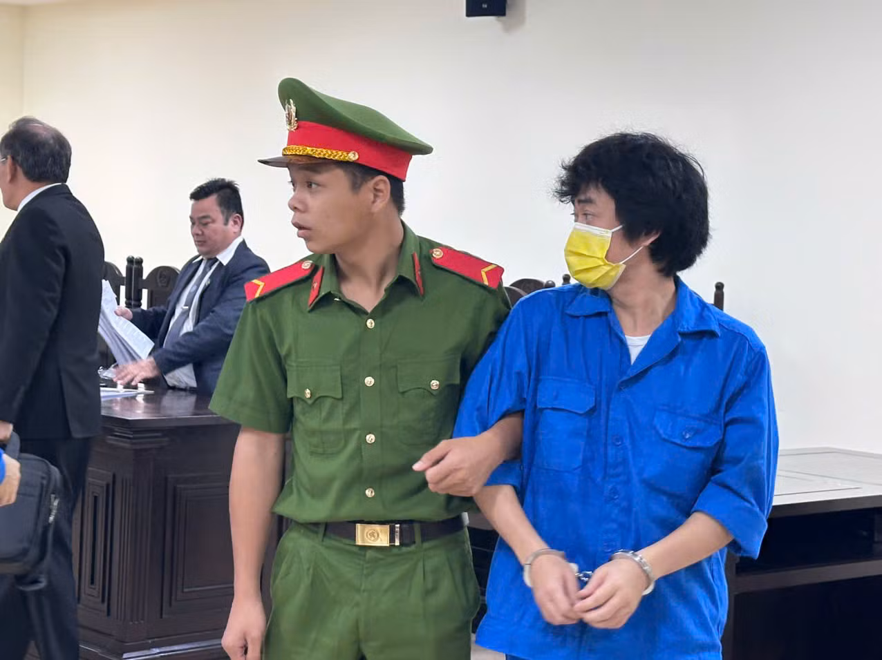 Hoãn phiên toà vụ án Việt Á tại Đắk Lắk -0