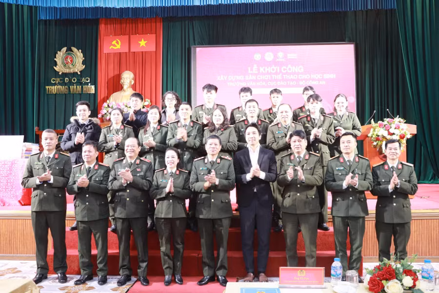 Khởi công xây dựng sân chơi thể thao dành cho học sinh Trường Văn hóa -0