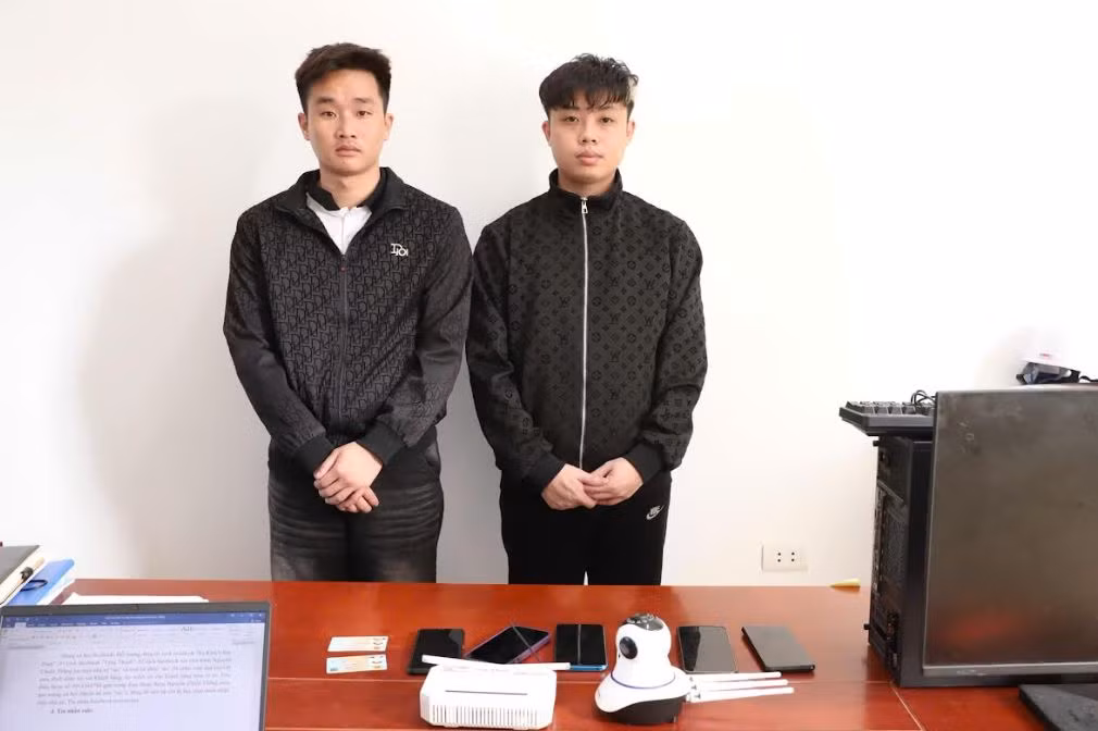 Bắt 2 đối tượng lừa bán vé xe “ảo”, chiếm đoạt hơn 200 triệu đồng -0