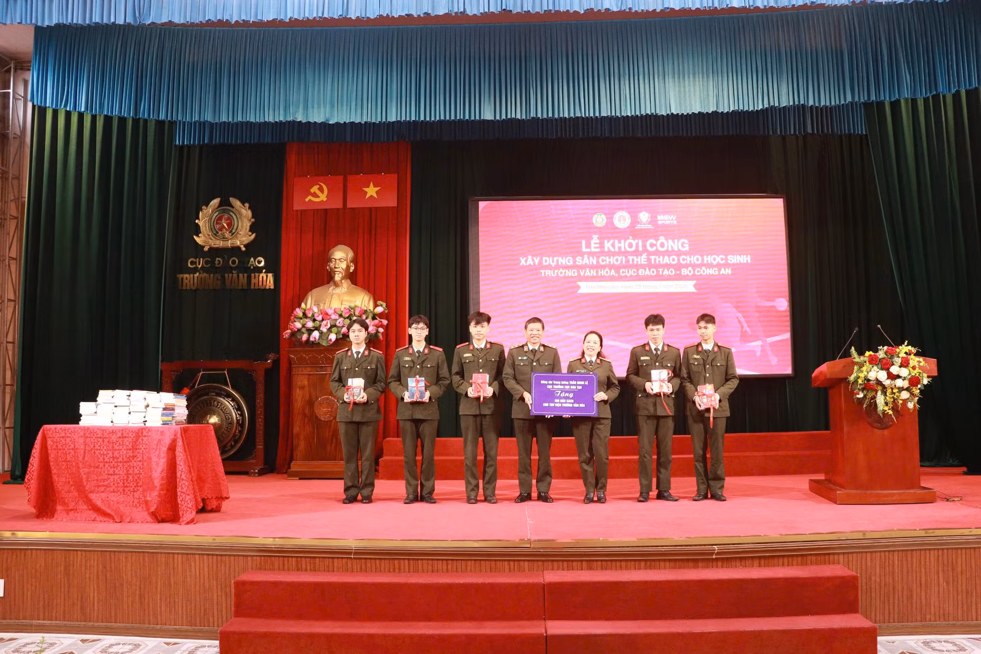 Khởi công xây dựng sân chơi thể thao dành cho học sinh Trường Văn hóa -0