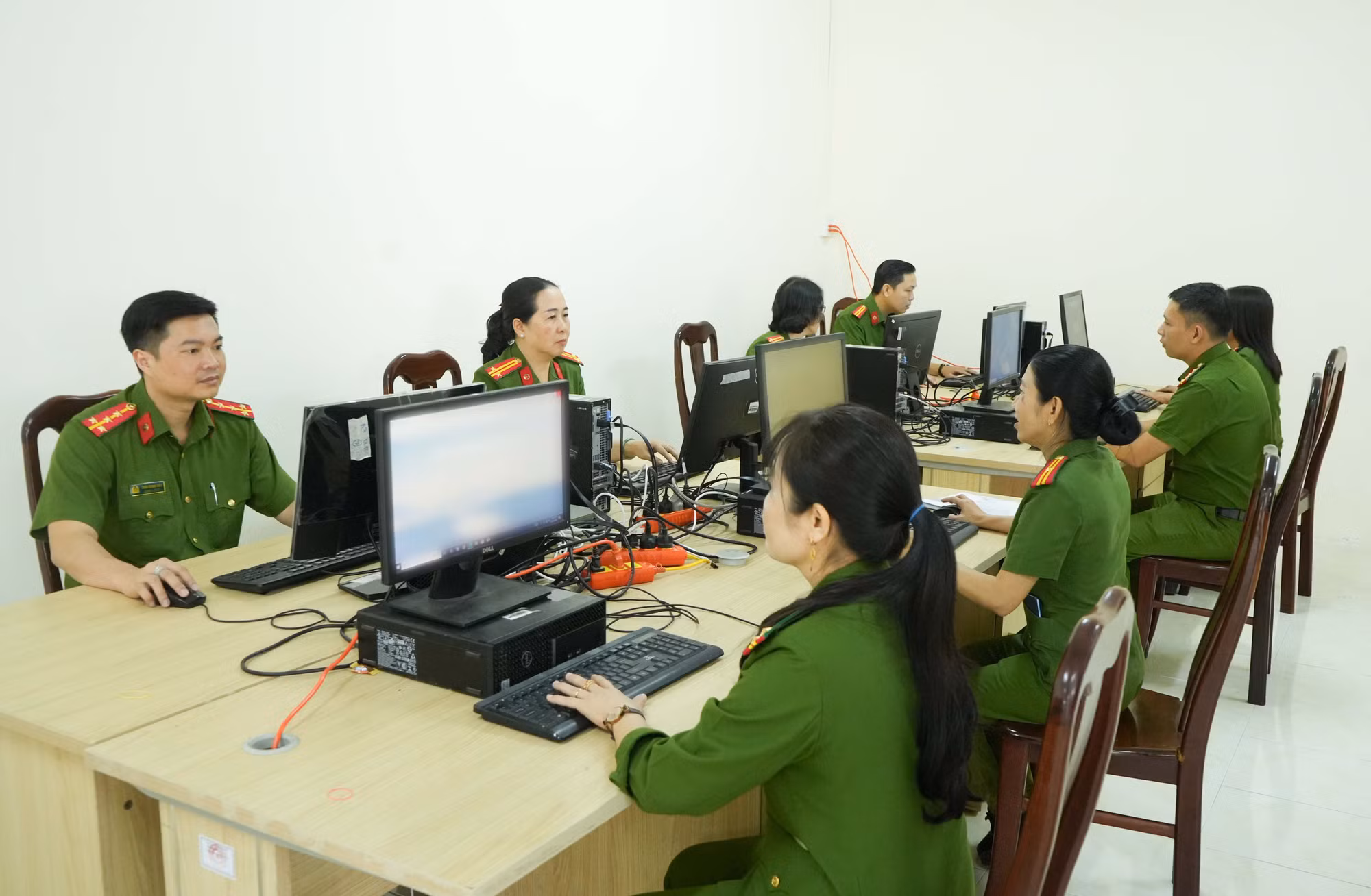 Công an TP Cần Thơ đẩy mạnh chuyển đổi số trong công tác tàng thư căn cước -0