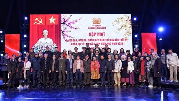 Cục Truyền thông CAND gặp mặt cán bộ hưu trí nhân dịp Tết Nguyên đán Bính Ngọ