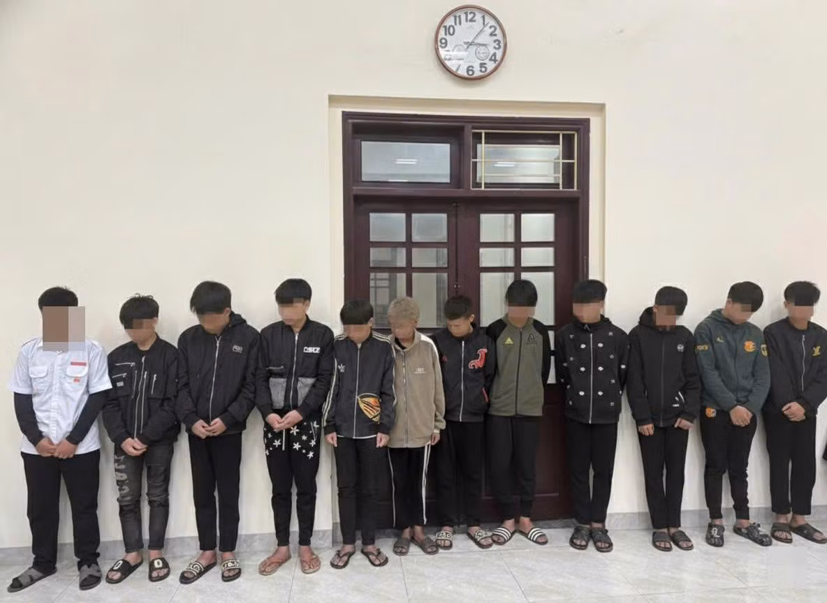 Triệu tập 12 đối tượng, khởi tố vụ án liên quan đến 3 nạn nhân tử vong trên đường phố Đồng Hới -0