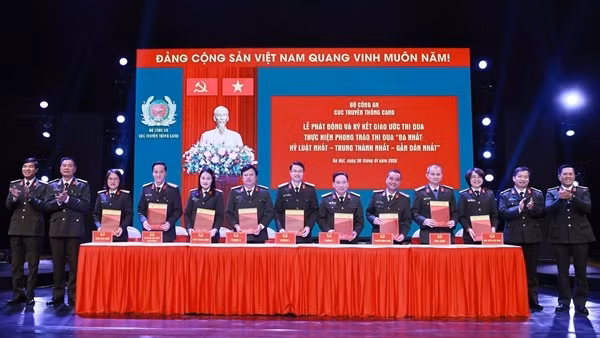 Cục Truyền thông CAND phát động và ký giao ước thực hiện Phong trào thi đua "Ba nhất"