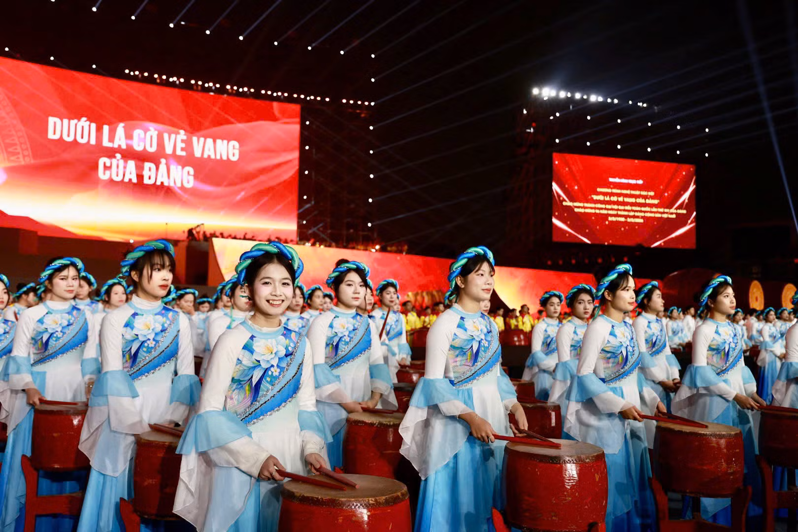 Những hình ảnh ấn tượng của CAND trong chương trình nghệ thuật chào mừng thành công Đại hội Đảng -2