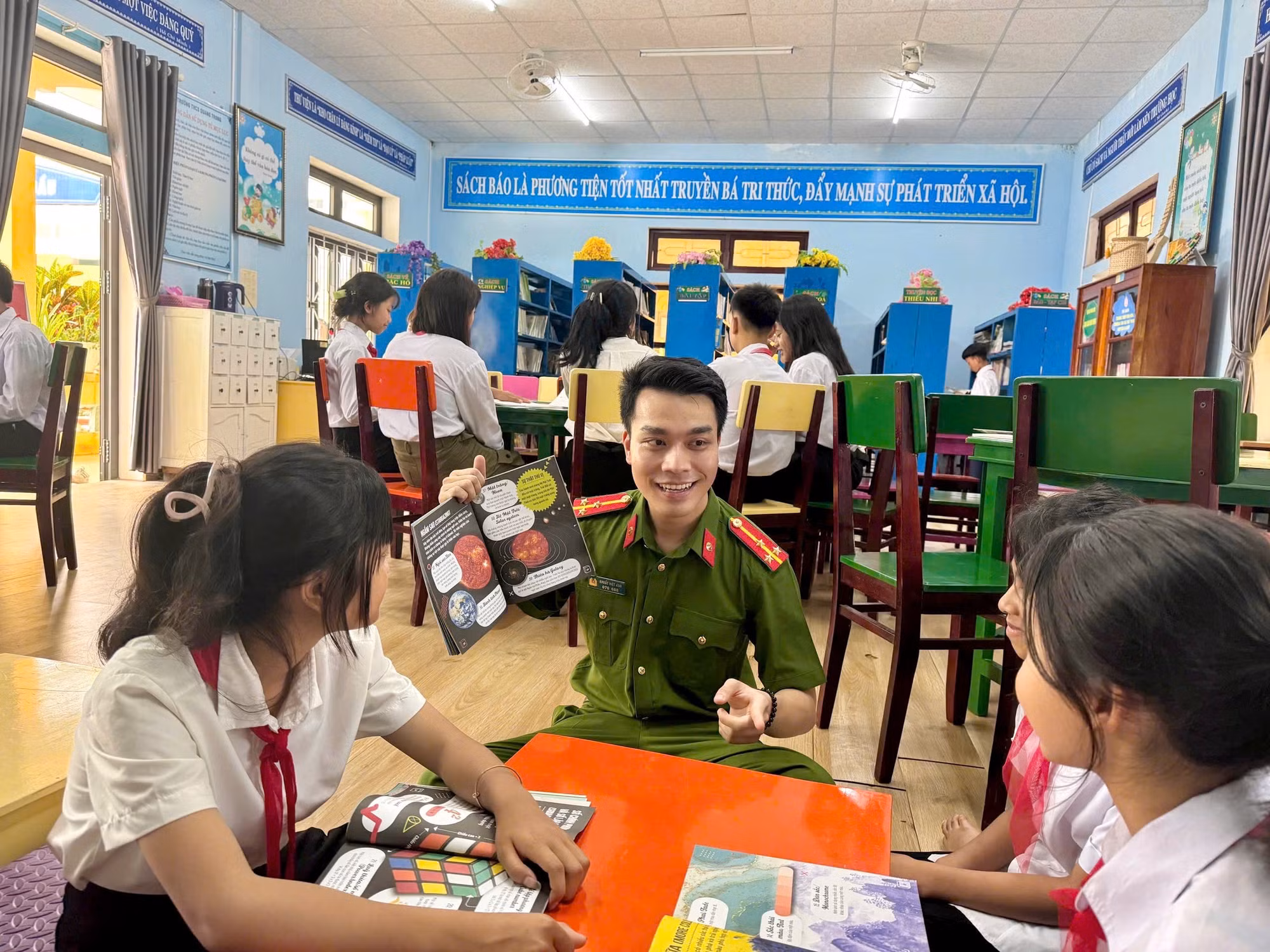 Ở lại với A Lưới -0