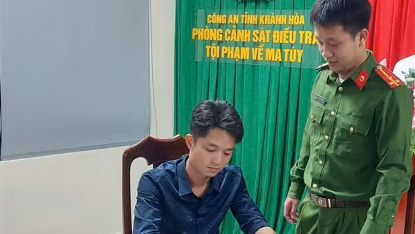 Một đối tượng trốn nã ra trình diện sau khi đọc được thư kêu gọi đầu thú