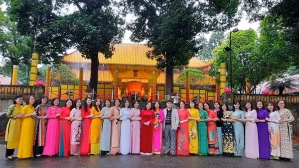 Cục Y tế tổ chức sinh hoạt chính trị kỷ niệm ngày Phụ nữ Việt Nam