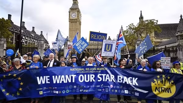 Người Anh tuần hành khắp London đòi tái gia nhập EU