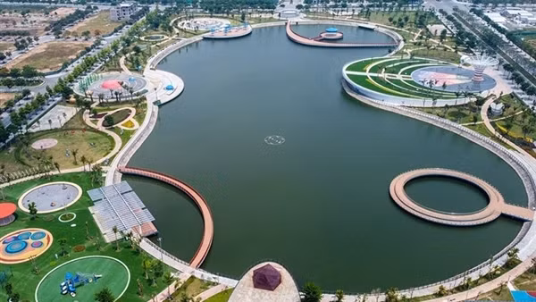 Công viên Thiên văn học điều chỉnh về chi tiết hạng mục giữa cây xanh và mặt nước
