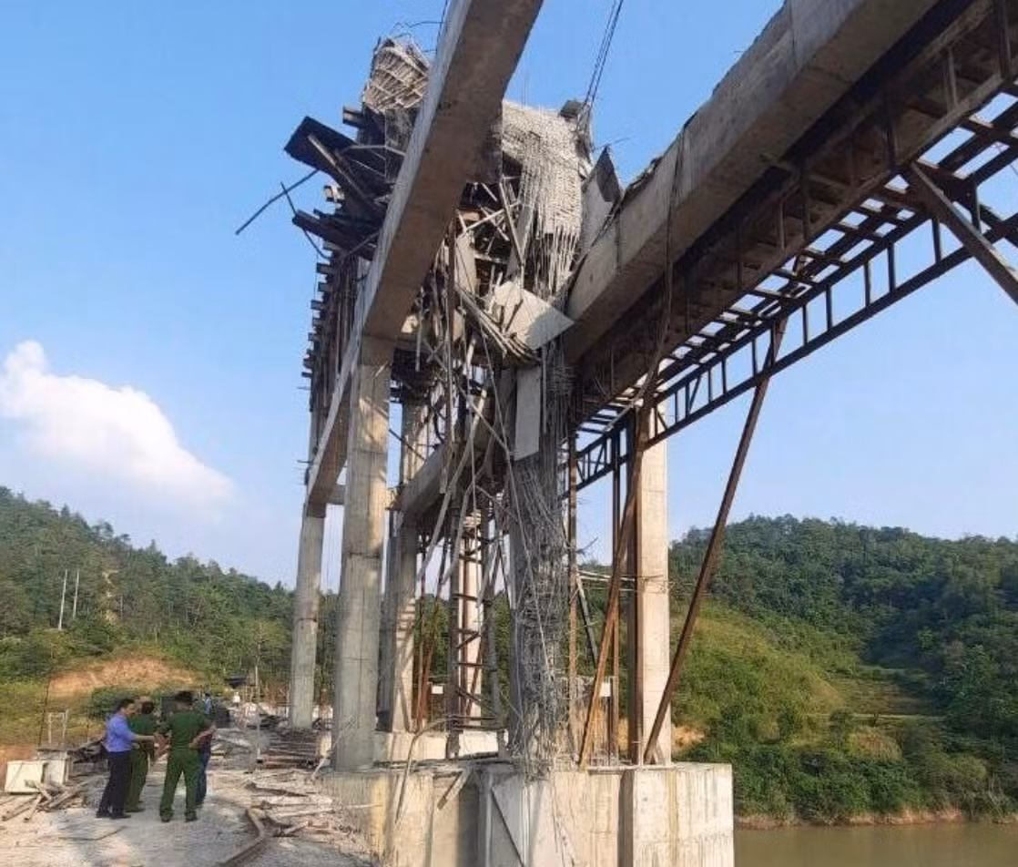 Đã tìm thấy thi thể nạn nhân thứ 3 vụ sập giàn giáo công trình thuỷ điện, 3 người rơi xuống sông Kỳ Cùng -0