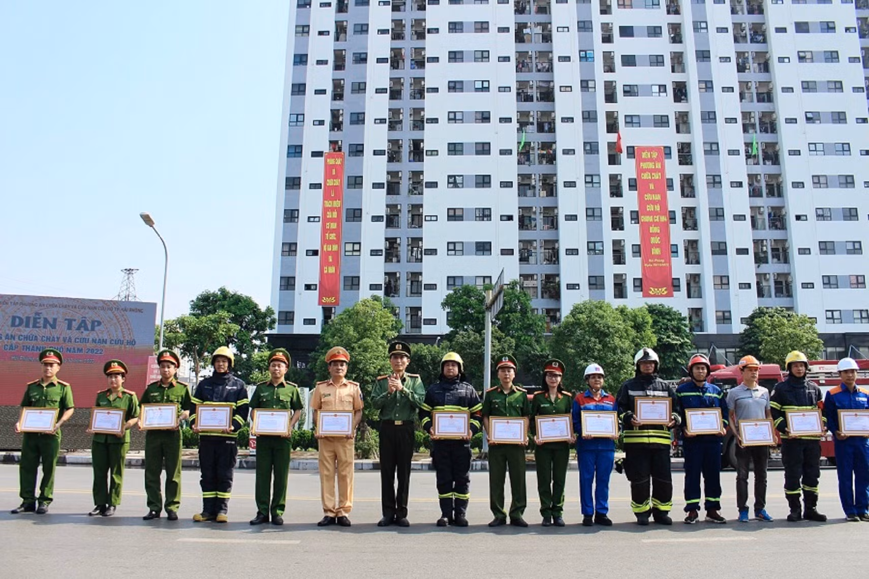 Hải Phòng diễn tập phương án chữa cháy và cứu nạn, cứu hộ lớn nhất từ trước đến nay -0