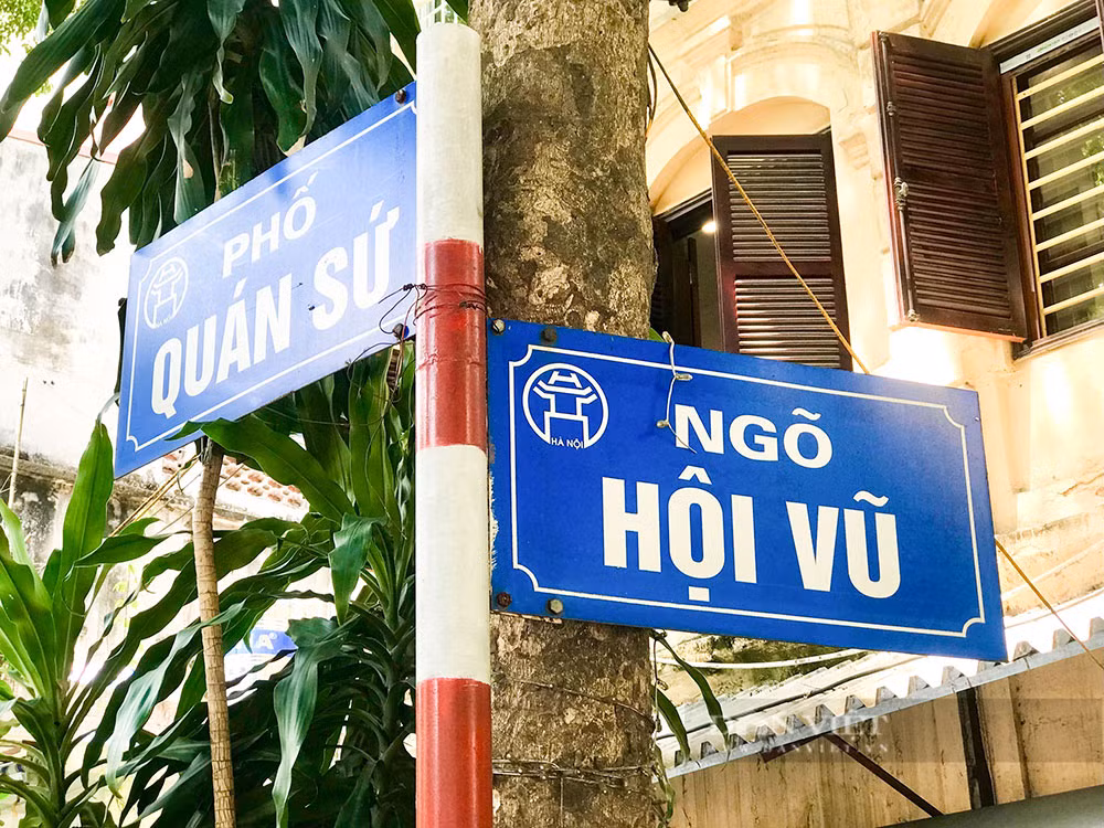 1-ngõ-hội-vũ-có-3-nhánh-thông-ra-ba-con-phố-lớn-lần-lượt-là-quán-sứ,-hàng-bông,-tràng-thi.jpg -0