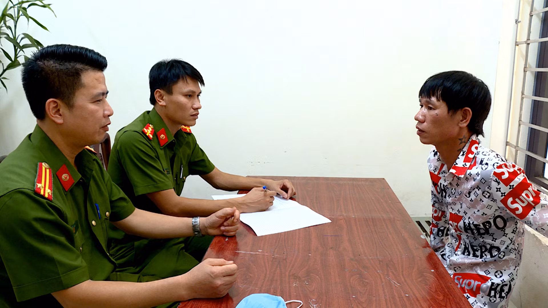 Bắt giữ đối tượng cướp xe ôm sau 4 giờ gây án -0