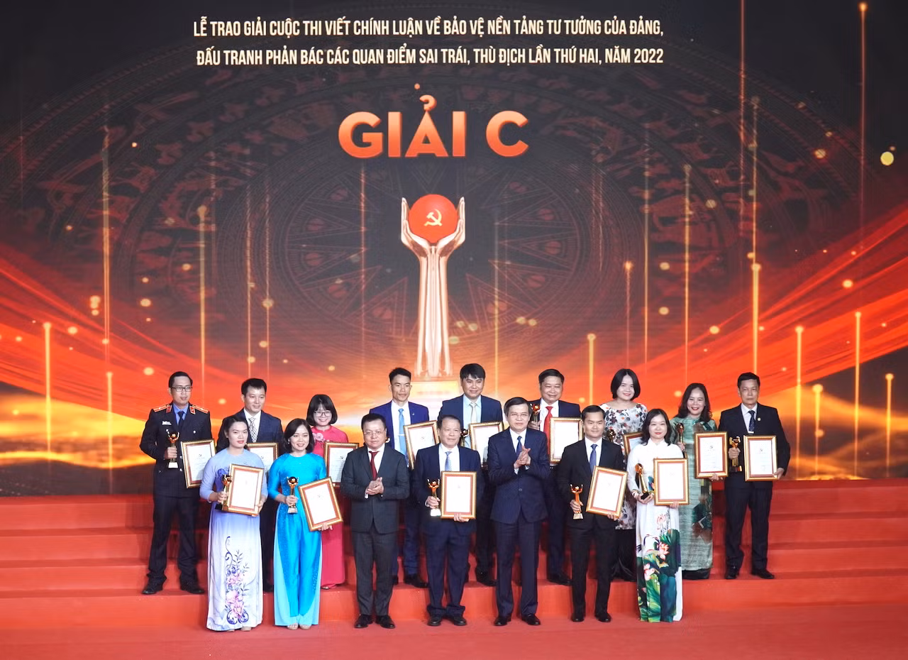 Hơn 100 tác phẩm đoạt giải Cuộc thi viết chính luận về bảo vệ nền tảng tư tưởng của Đảng -1