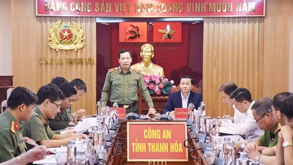 Thứ trưởng Lê Văn Tuyến kiểm tra công tác tại Công an tỉnh Thanh Hóa