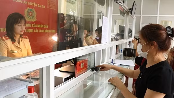 Tuyên truyền dự thảo nghị quyết thí điểm cấp biển số xe ô tô thông qua đấu giá