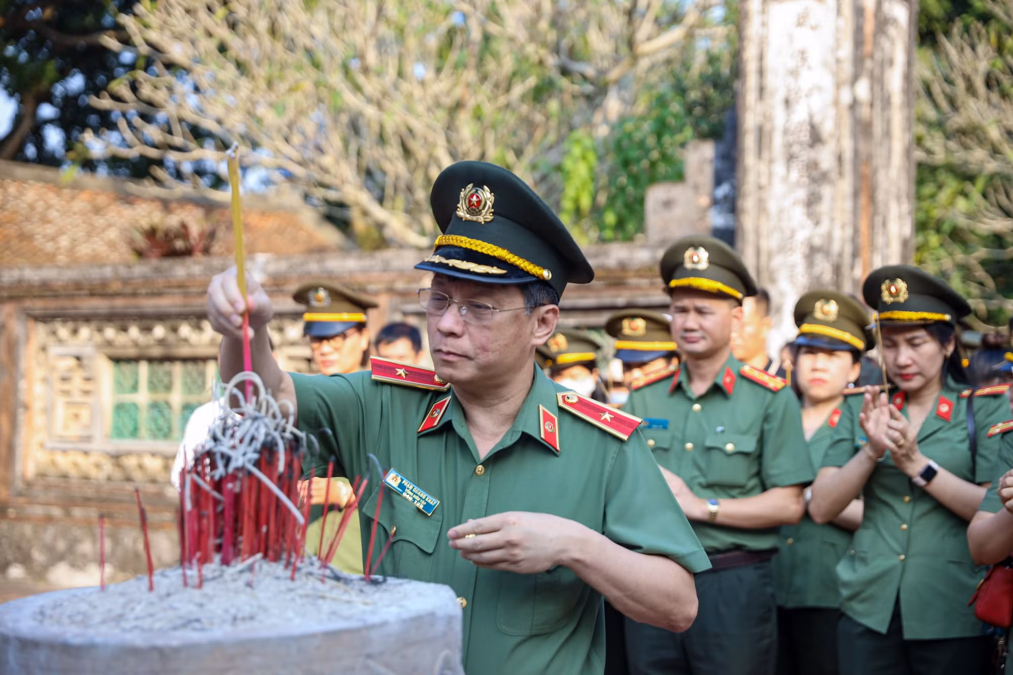Báo CAND tổ chức chuyến sinh hoạt chính trị, “về nguồn” tại Ninh Bình -0