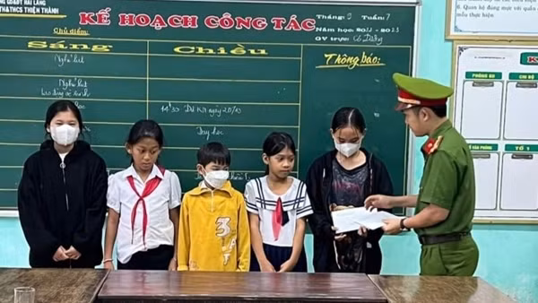 Kết nối yêu thương giúp đỡ người già neo đơn