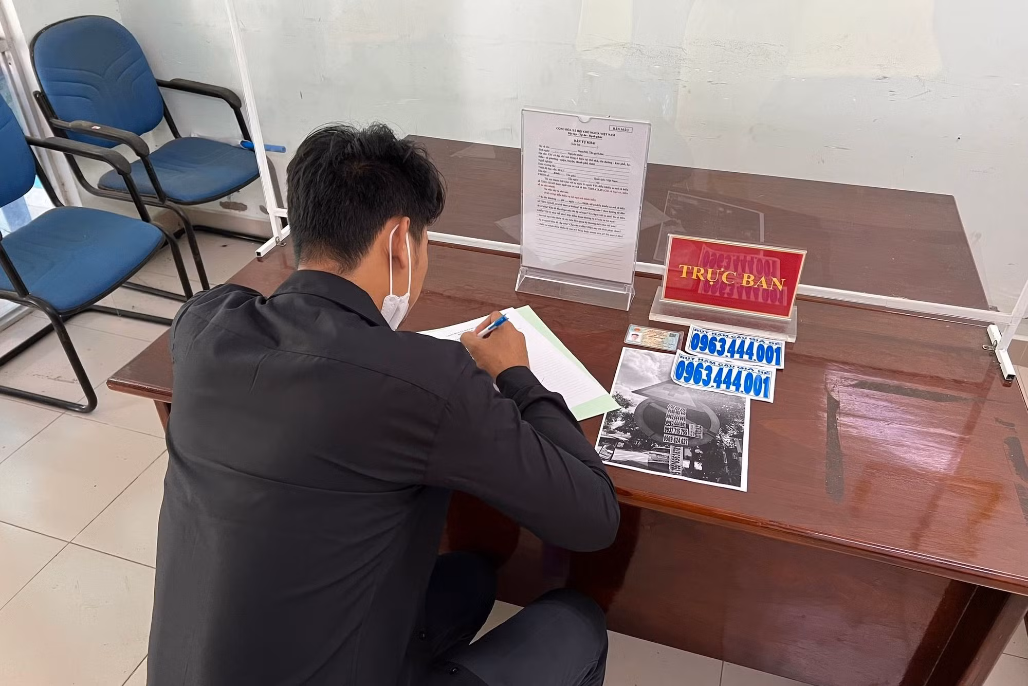anh t trong buổi làm việc với cơ quan công an.jpg -0