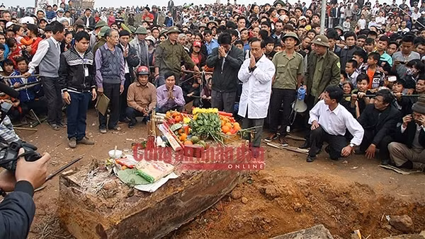 Hé lộ danh phận quyền quý của người trong ngôi mộ cổ