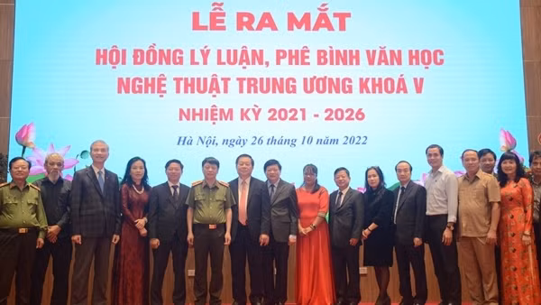 Ra mắt Hội đồng Lý luận, phê bình văn học, nghệ thuật Trung ương nhiệm kỳ 2021-2026