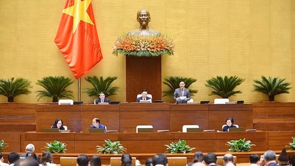 Thể chế hóa chủ trương, chính sách của Đảng về phát huy dân chủ ở cơ sở